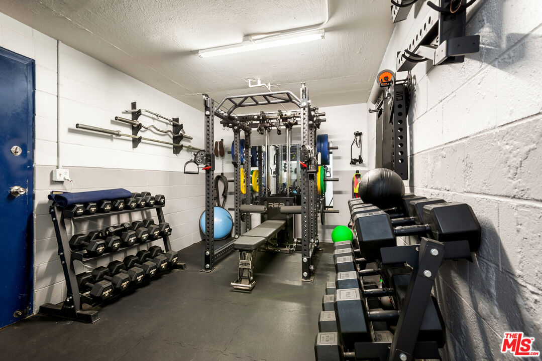 2408 34th St Unit: 5