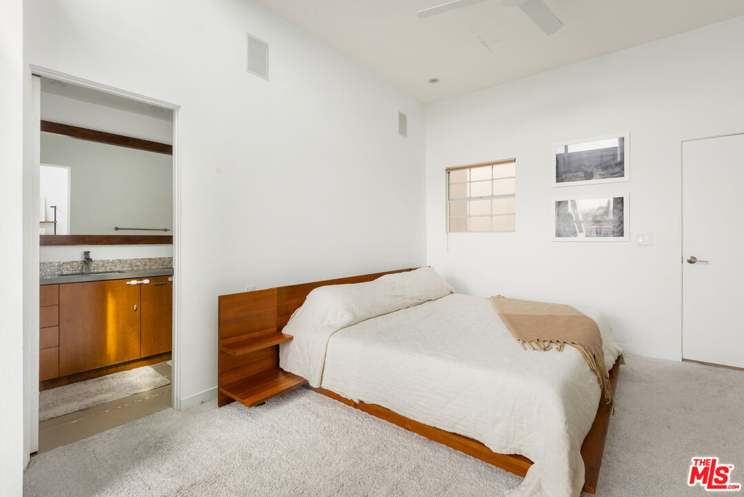 2408 34th St Unit: 5