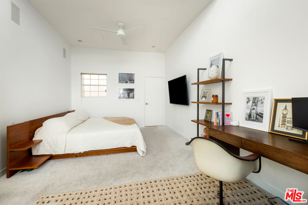 2408 34th St Unit: 5