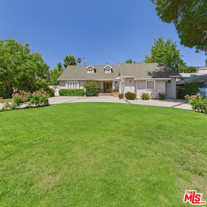 4981 Noeline Ave