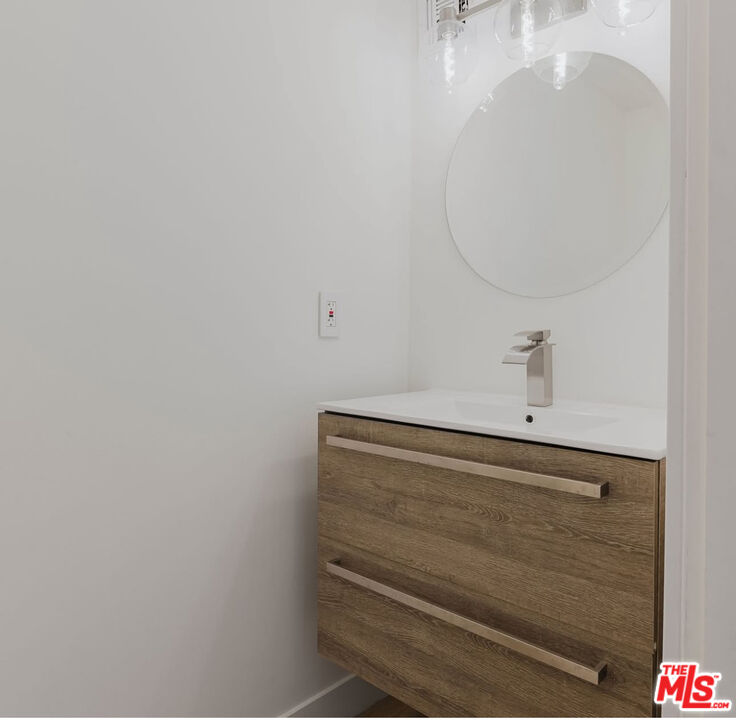 1155 N La Cienega Blvd Unit: 1207