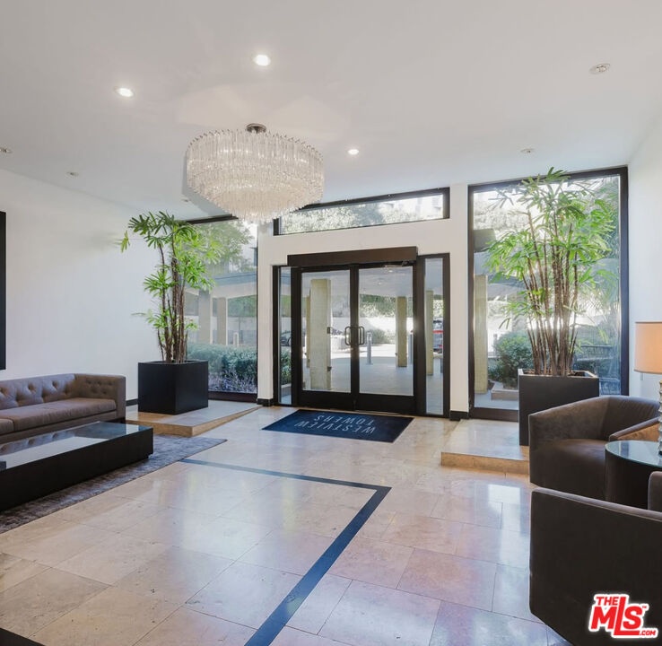 1155 N La Cienega Blvd Unit: 1207