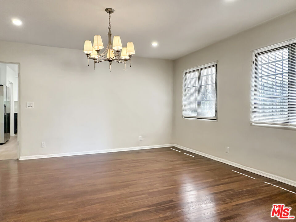 170 N Orange Dr Unit: Lower