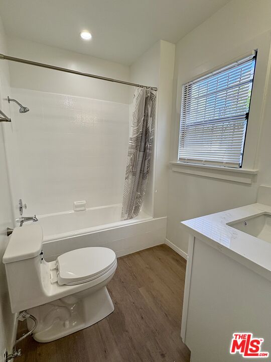 170 N Orange Dr Unit: Lower