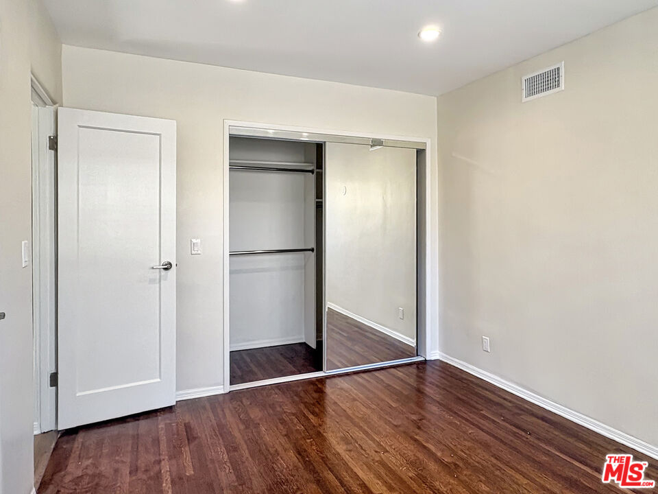 170 N Orange Dr Unit: Lower