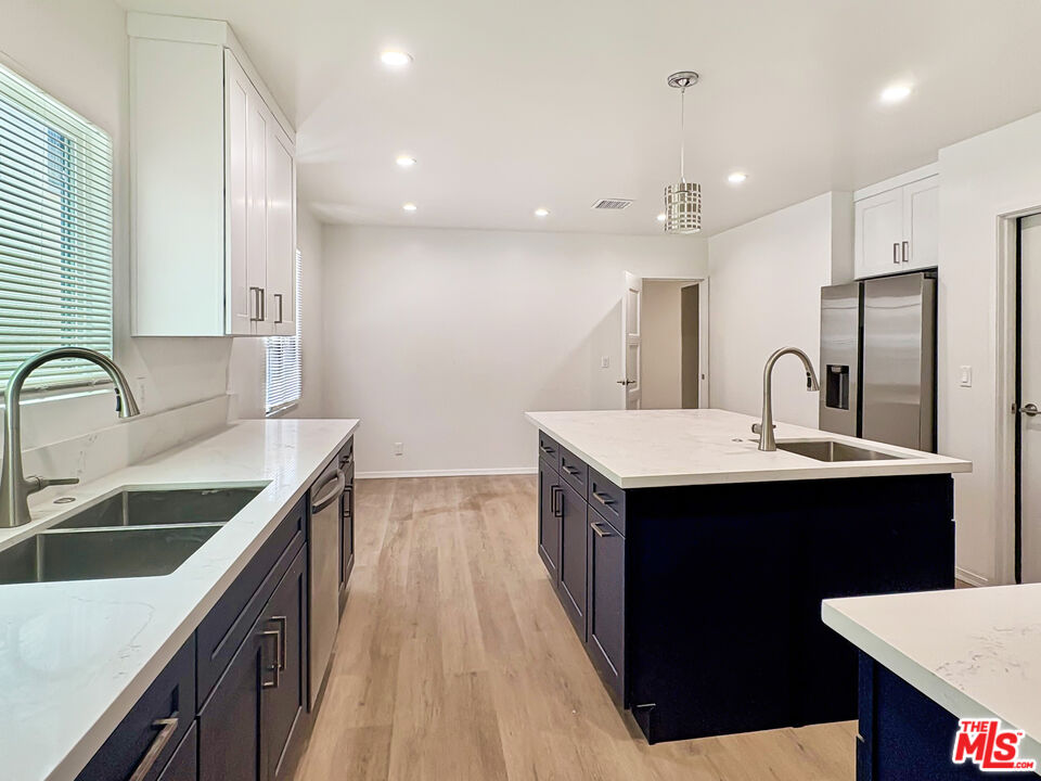 170 N Orange Dr Unit: Lower