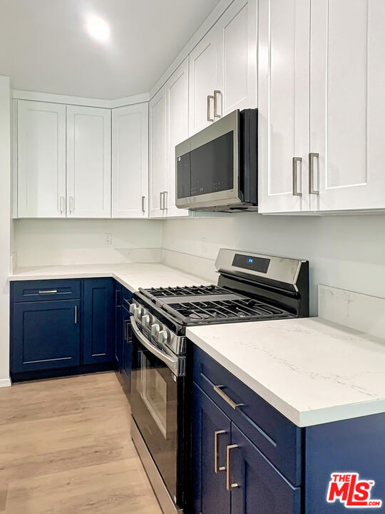 170 N Orange Dr Unit: Lower