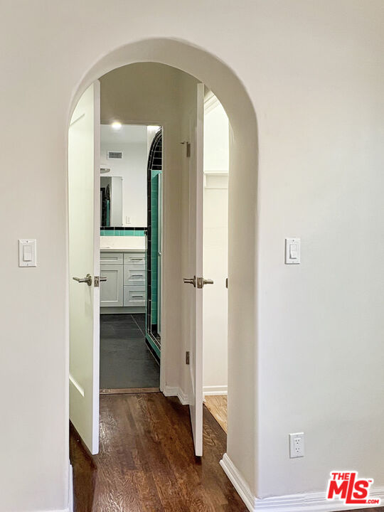 170 N Orange Dr Unit: Lower