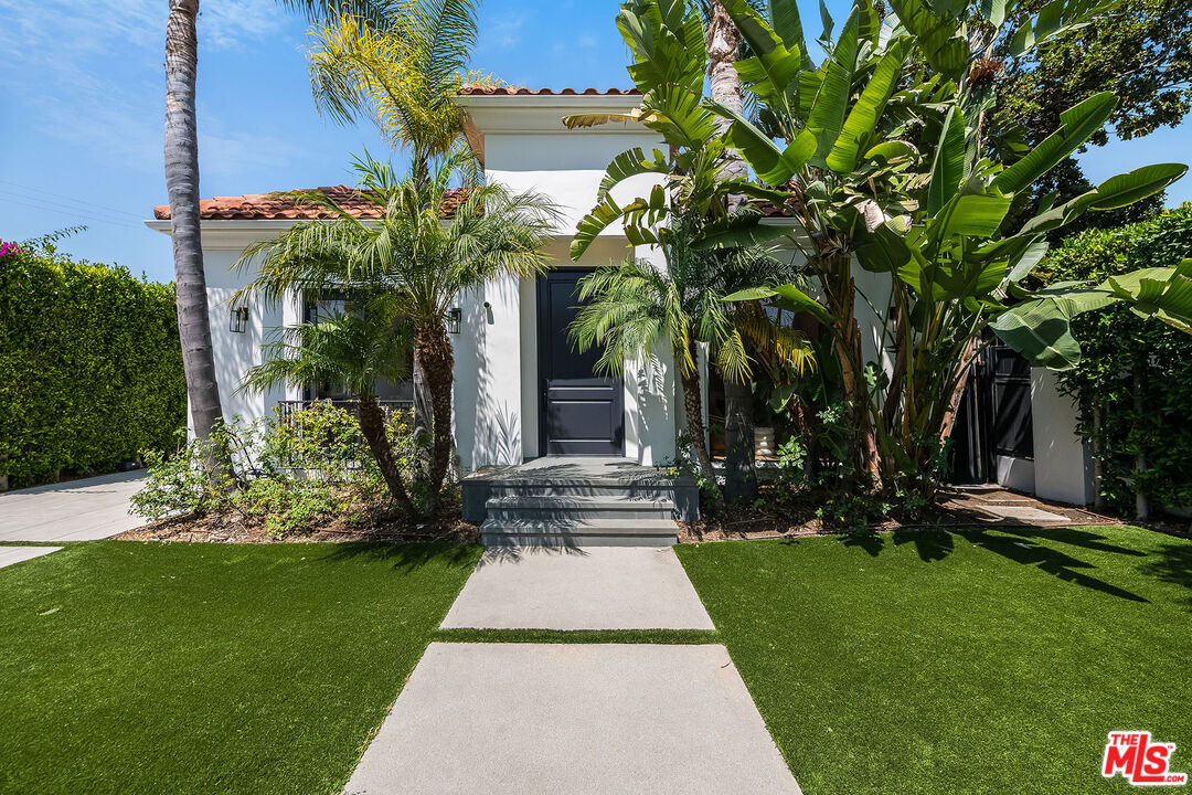 607 N La Jolla Ave