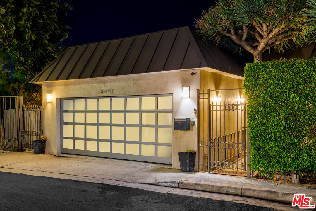 3488 Troy Dr