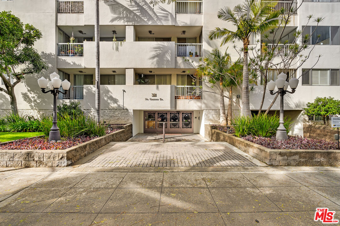 321 N Oakhurst Dr Unit: 602