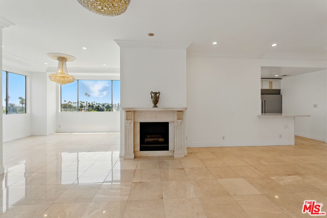 321 N Oakhurst Dr Unit: 602