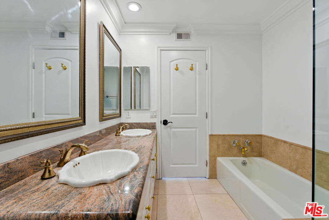 321 N Oakhurst Dr Unit: 602