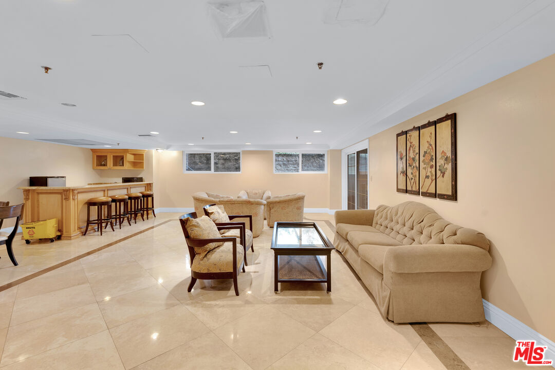 321 N Oakhurst Dr Unit: 602