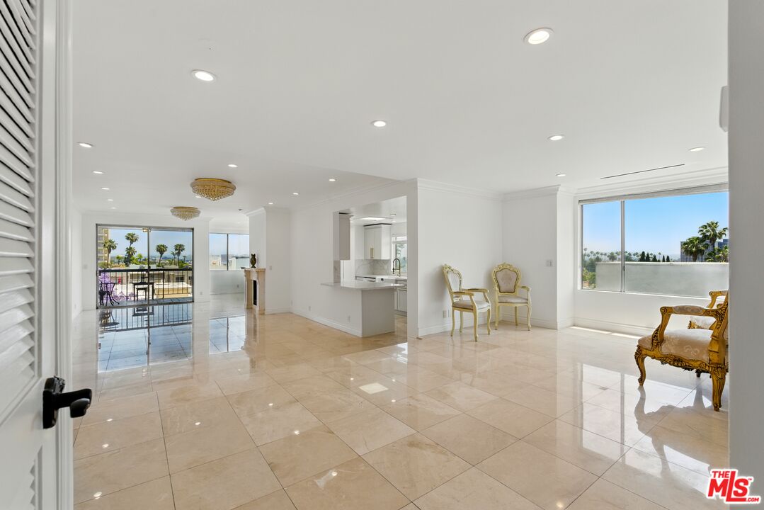 321 N Oakhurst Dr Unit: 602