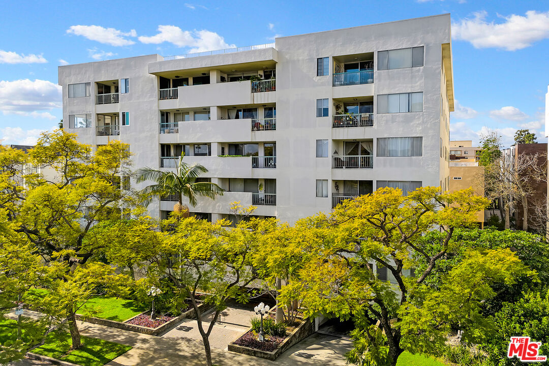 321 N Oakhurst Dr Unit: 602