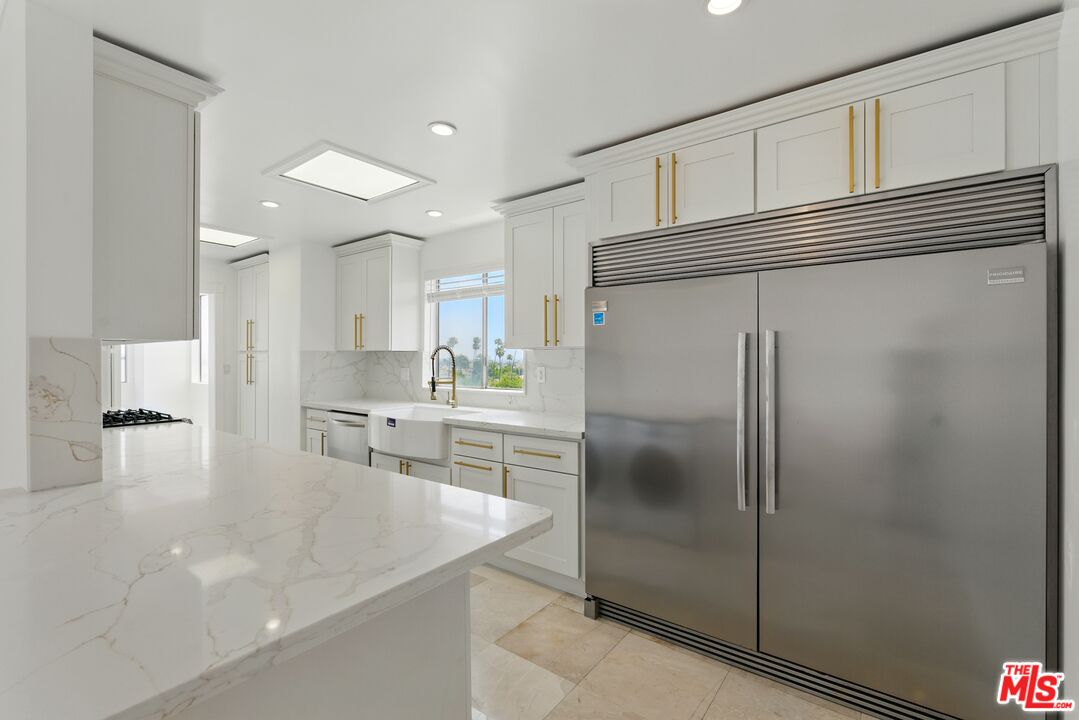 321 N Oakhurst Dr Unit: 602