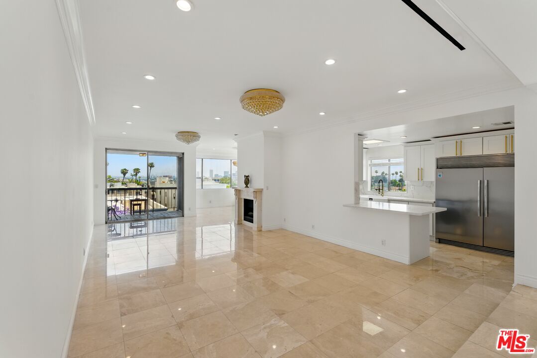 321 N Oakhurst Dr Unit: 602