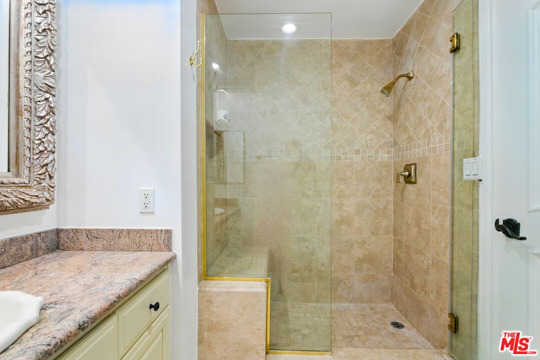321 N Oakhurst Dr Unit: 602