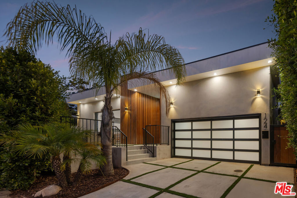124 S Saltair Avenue