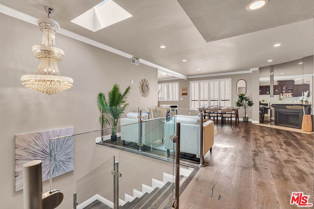 2219 S Bentley Ave Unit: 304