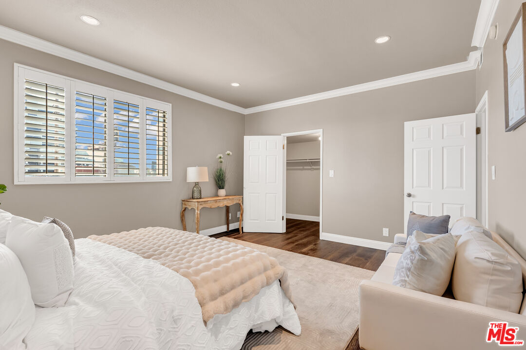 2219 S Bentley Ave Unit: 304