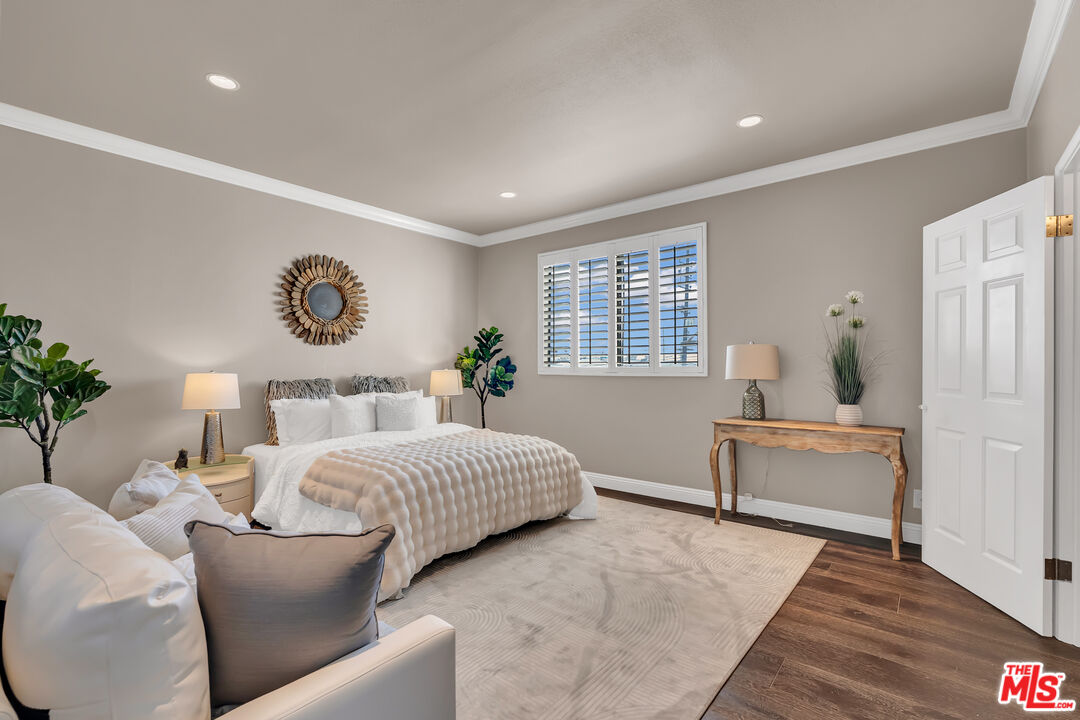 2219 S Bentley Ave Unit: 304