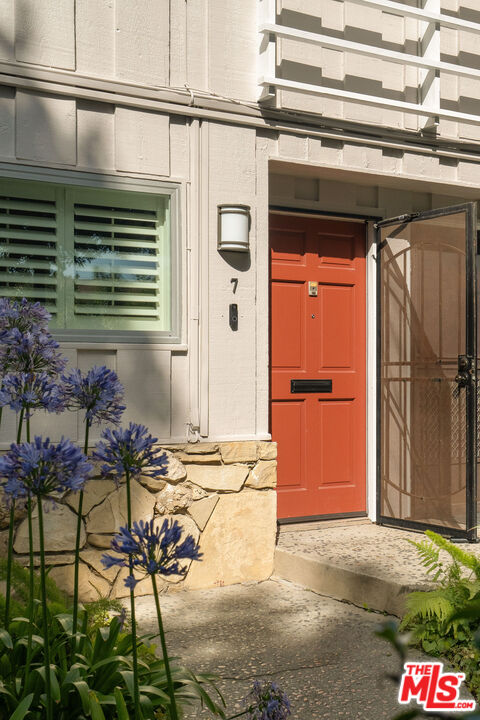 4040 Grand View Blvd Unit: 7