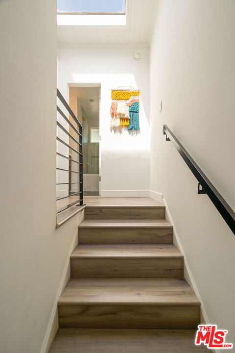 4040 Grand View Blvd Unit: 7