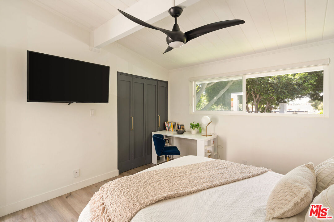 4040 Grand View Blvd Unit: 7