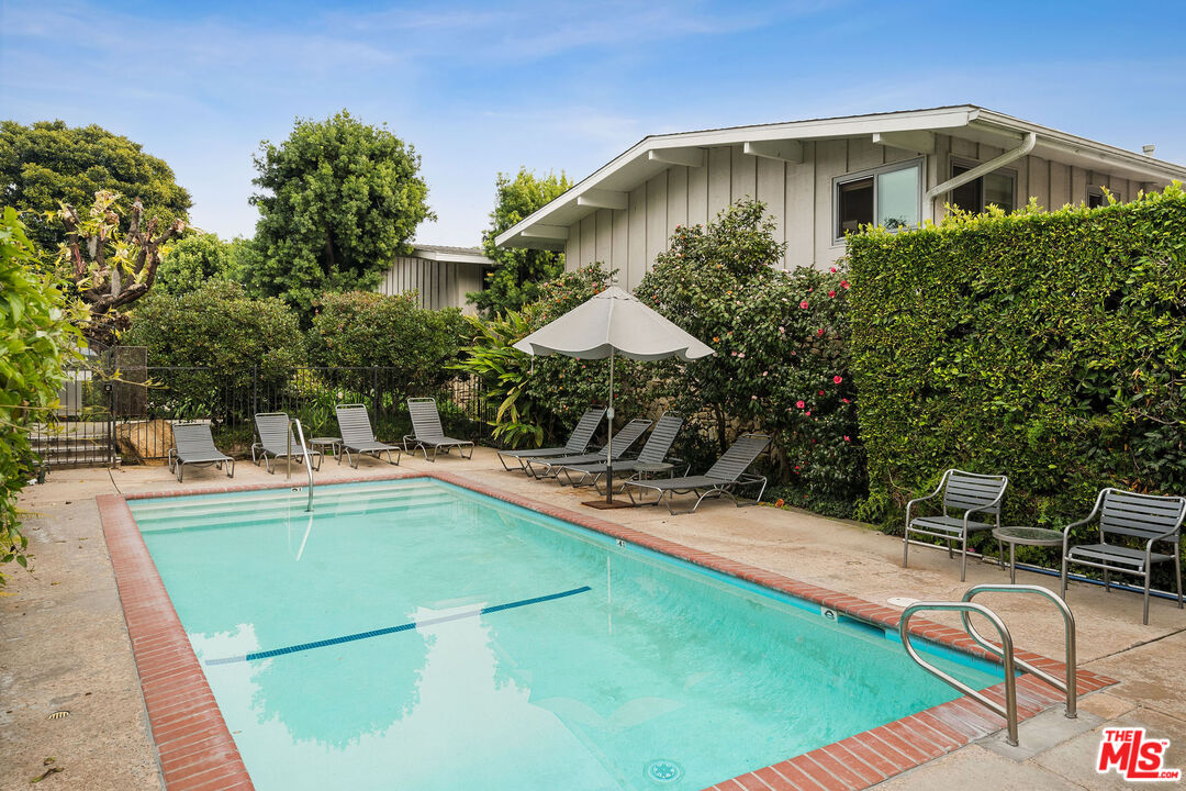 4040 Grand View Blvd Unit: 7