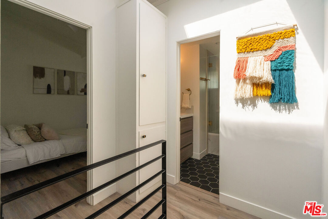 4040 Grand View Blvd Unit: 7