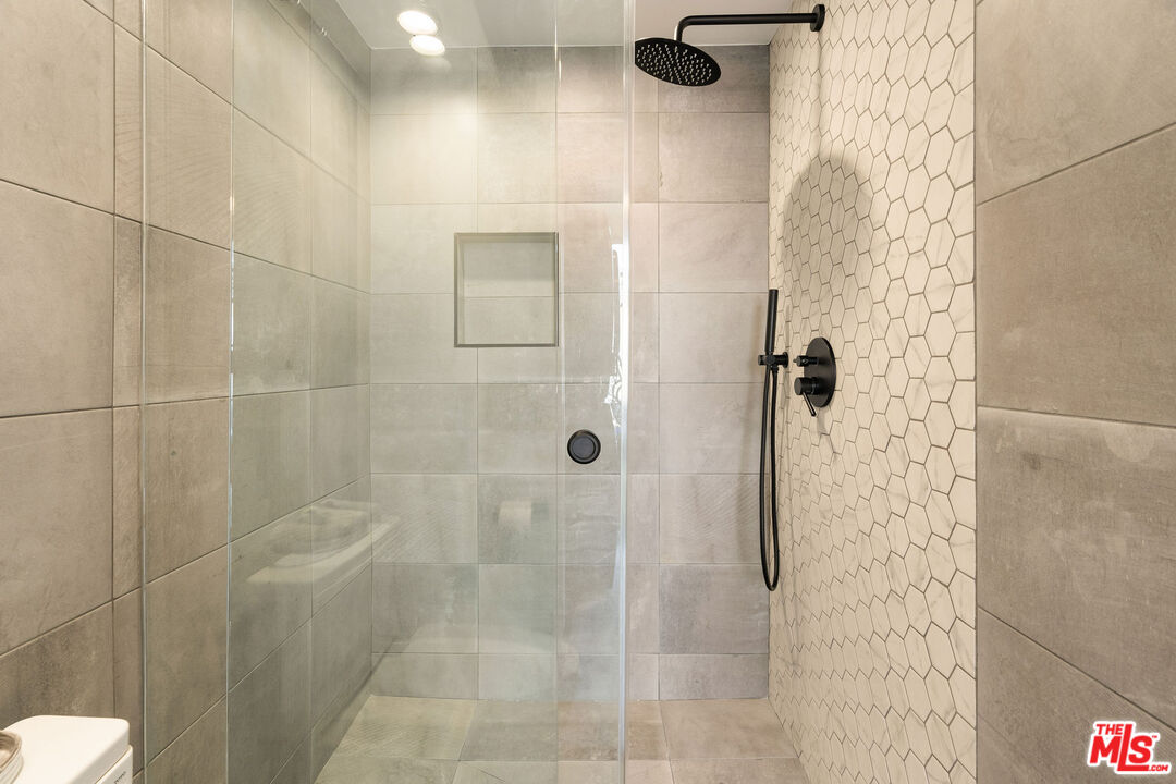 4040 Grand View Blvd Unit: 7