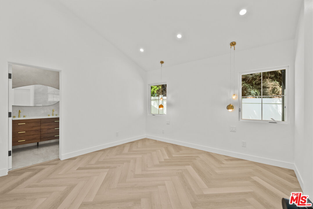 847 Huntley Dr