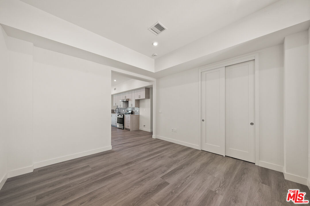 1200 N Orange Grv