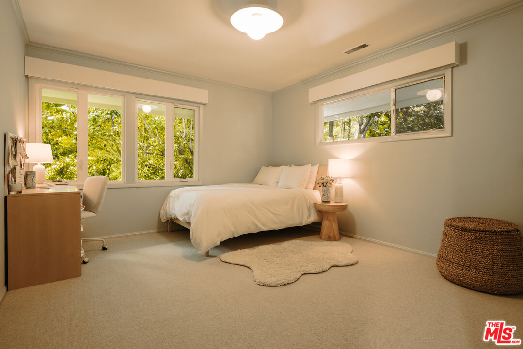 2610 Mandeville Canyon Rd