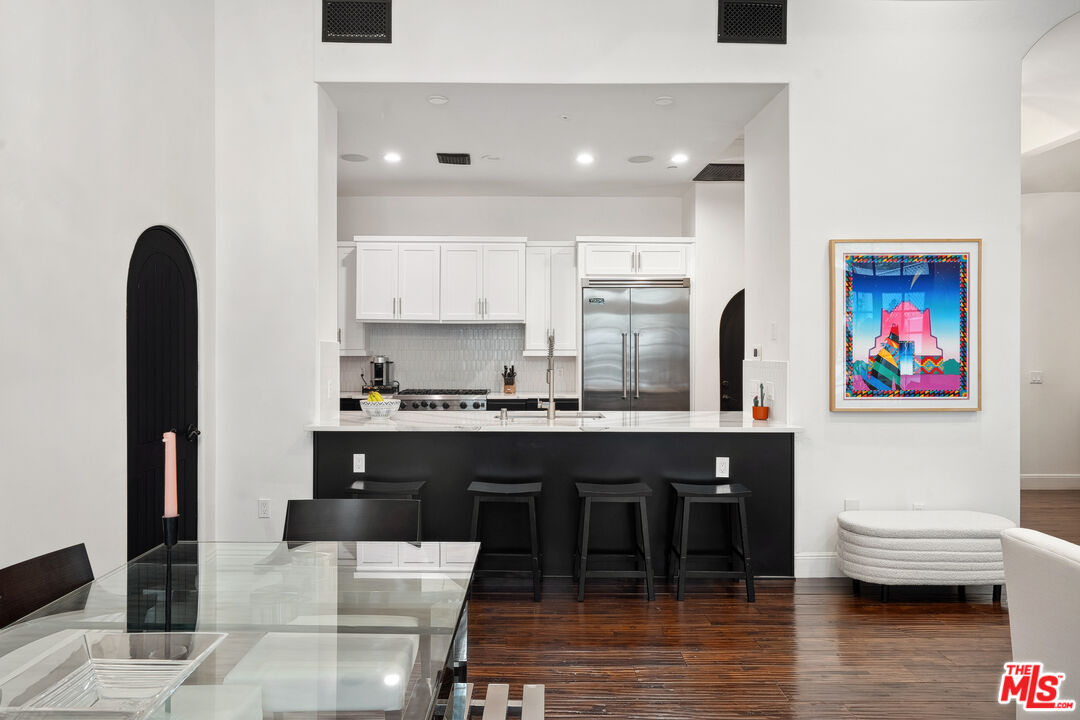 11937 W Sunset Blvd Unit: 7