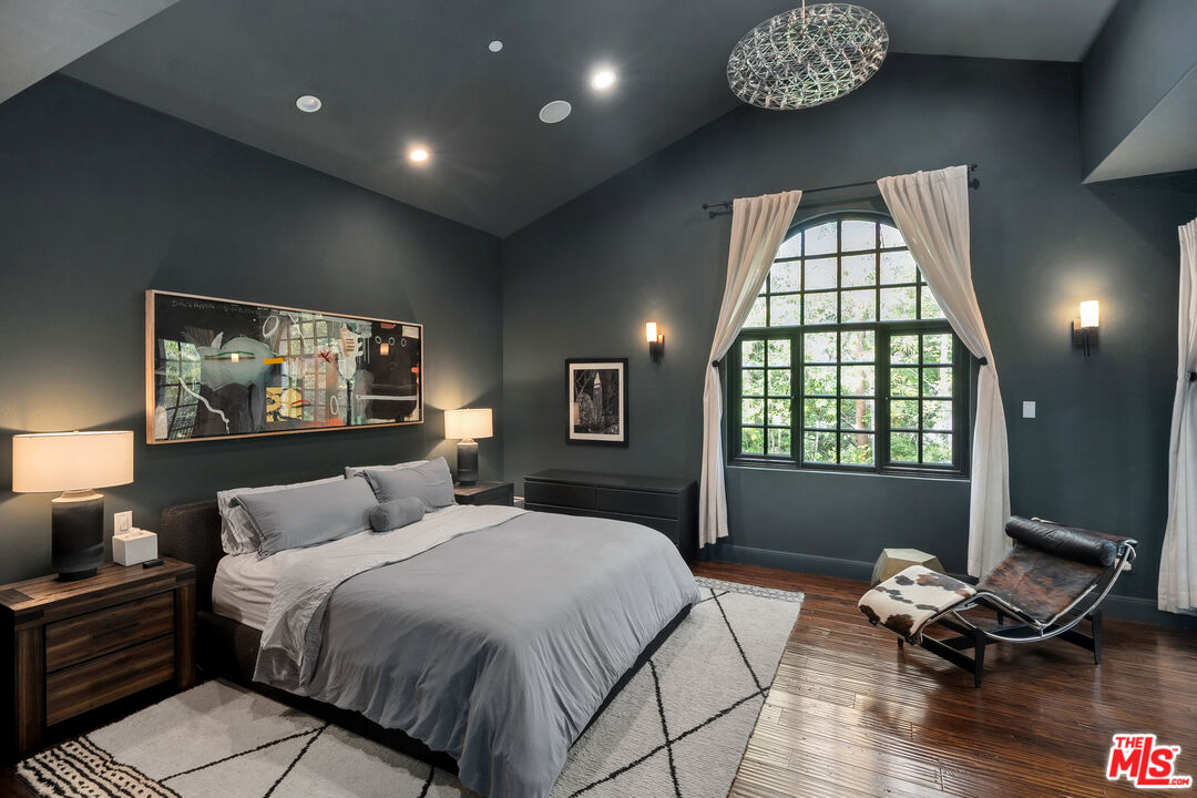 11937 W Sunset Blvd Unit: 7