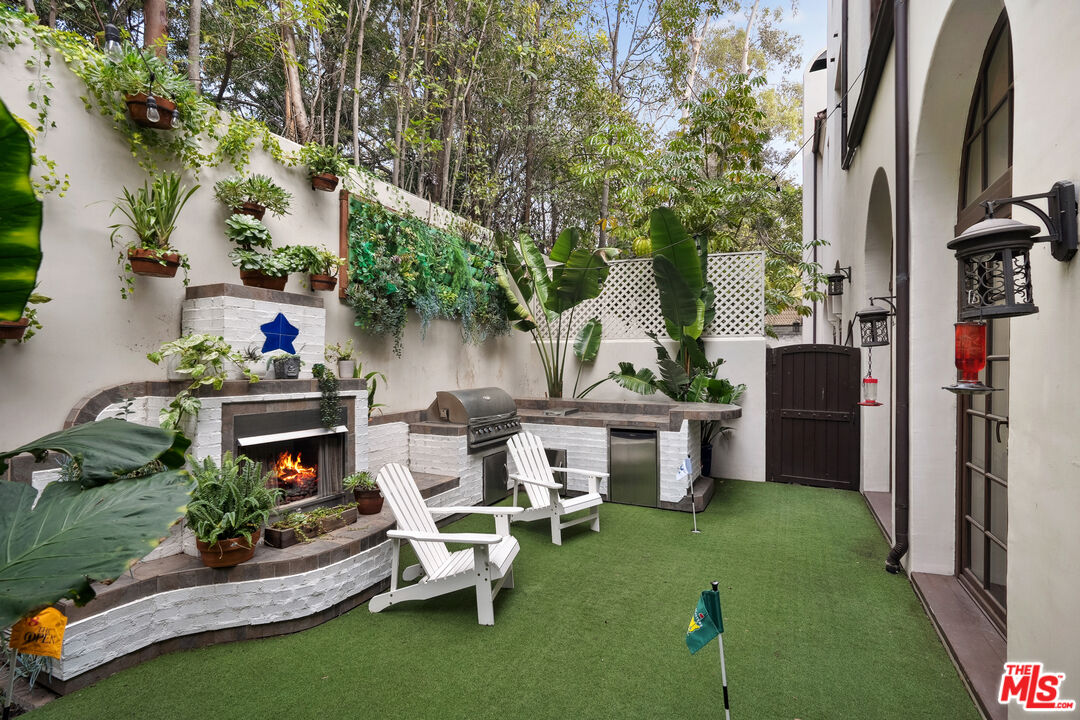 11937 W Sunset Blvd Unit: 7