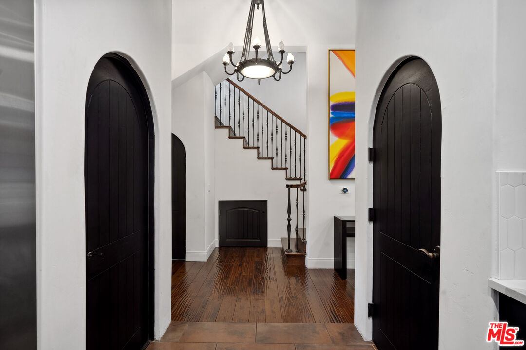 11937 W Sunset Blvd Unit: 7
