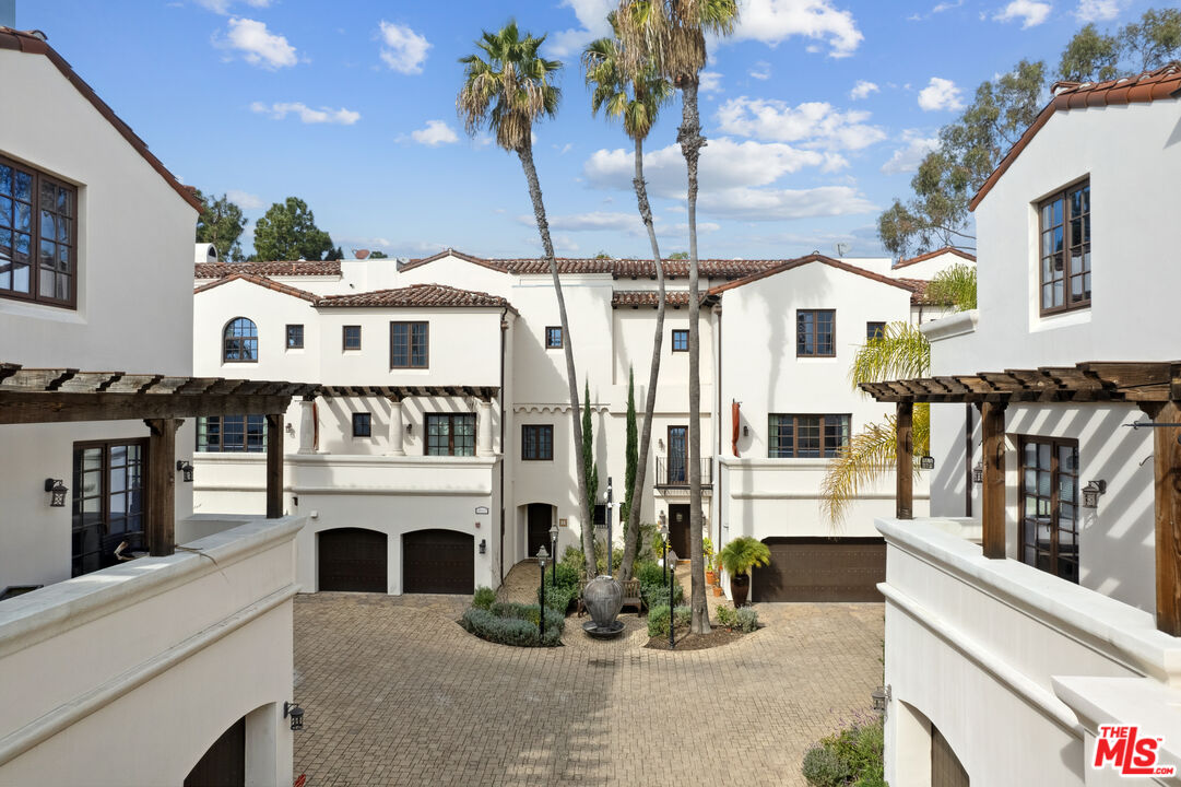11937 W Sunset Blvd Unit: 7