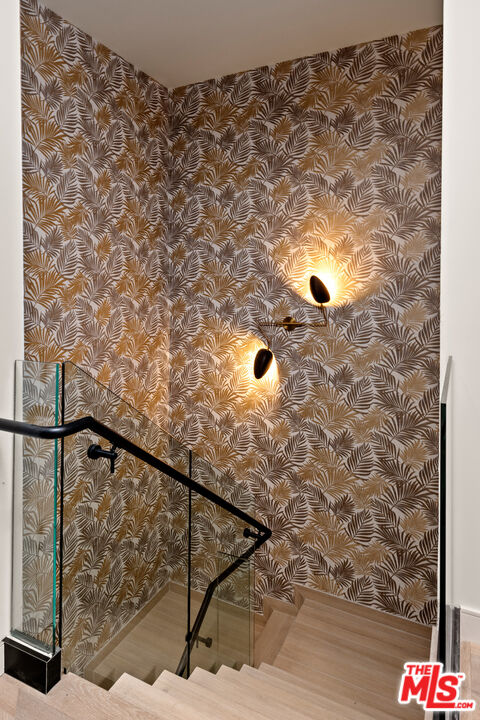 505 Barrington Ave Unit: 100