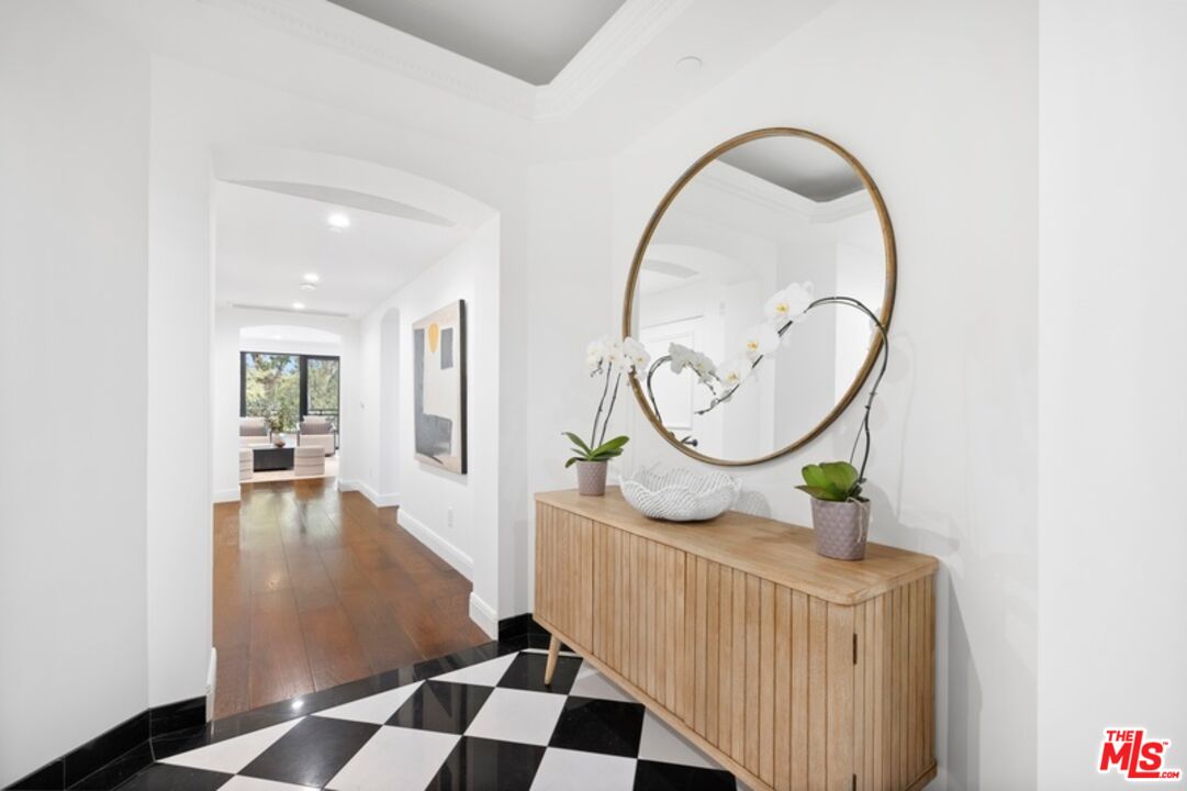 12218 Montana Ave Unit: 302