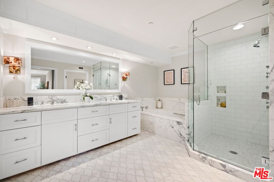 12218 Montana Ave Unit: 302