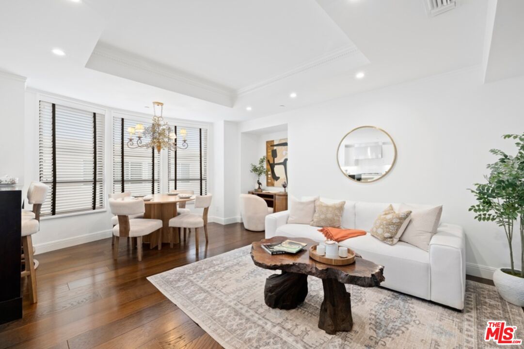 12218 Montana Ave Unit: 302