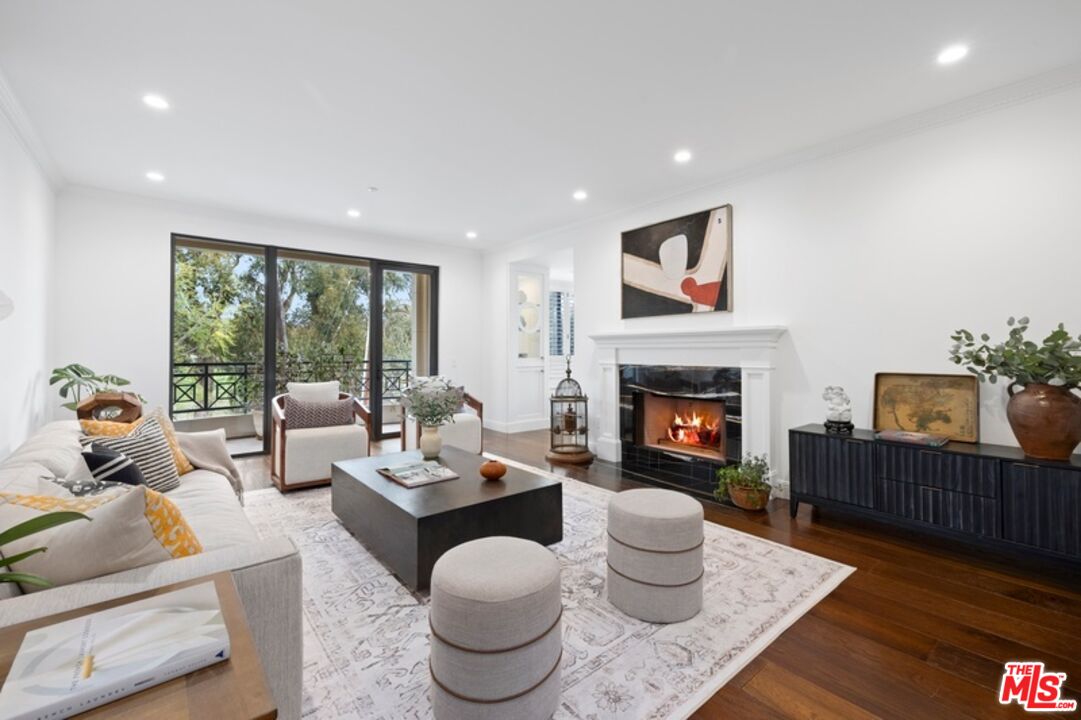 12218 Montana Ave Unit: 302