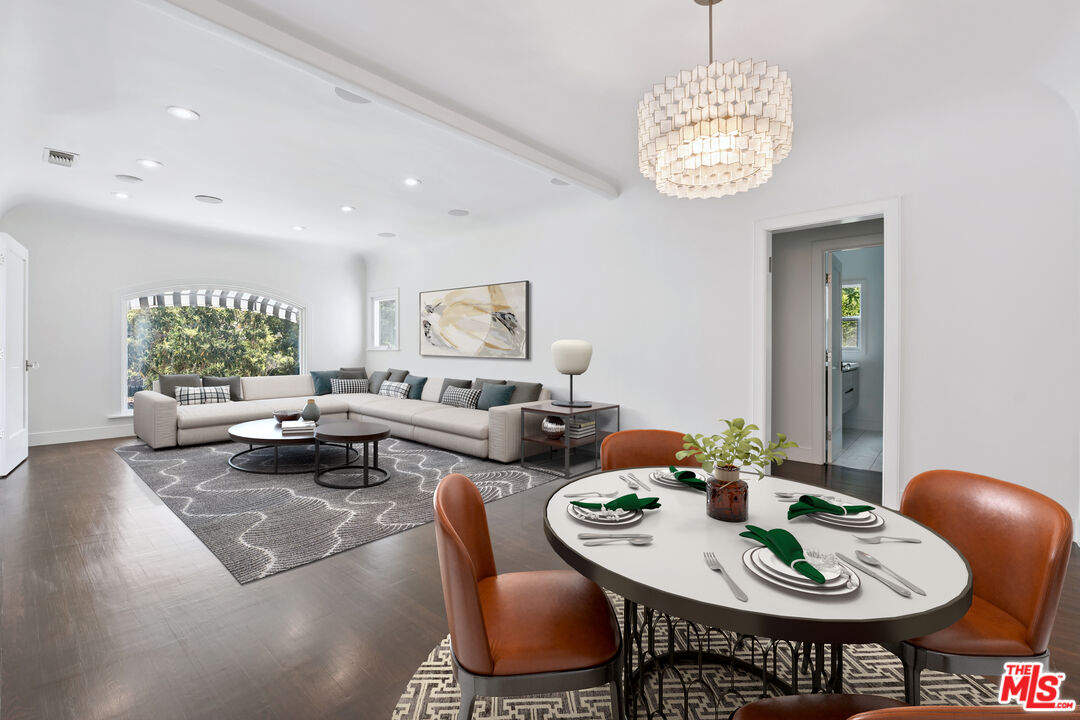 1033 N La Jolla Ave