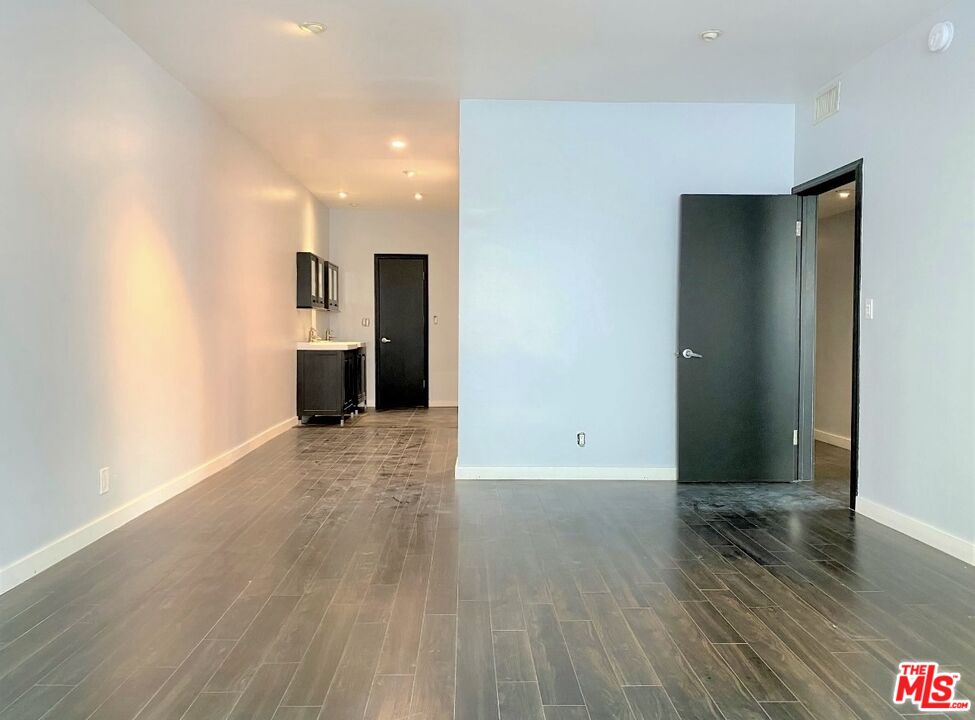 825 S Le Doux Rd Unit: 303