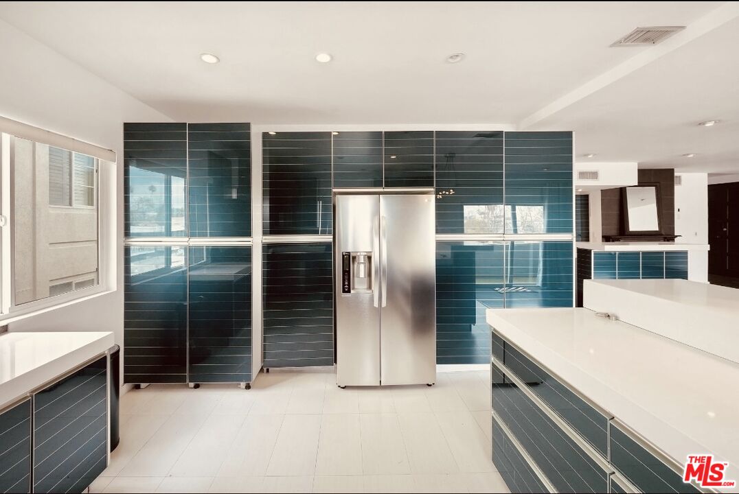 825 S Le Doux Rd Unit: 303