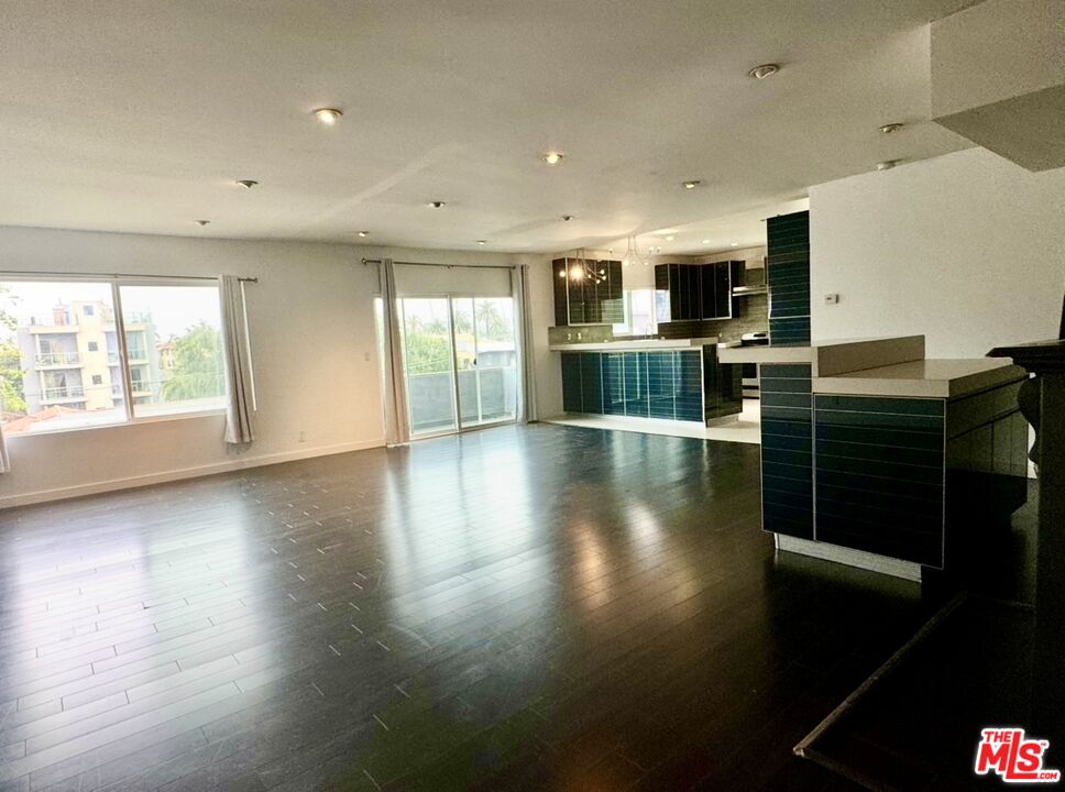 825 S Le Doux Rd Unit: 303